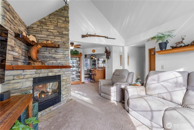 6112 Thornbury Court SE, Lacey, WA 98513