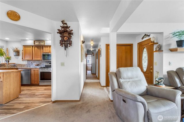 6112 Thornbury Court SE, Lacey, WA 98513