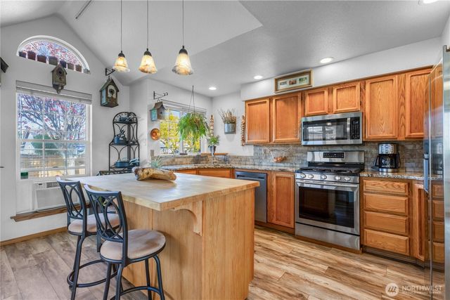 6112 Thornbury Court SE, Lacey, WA 98513