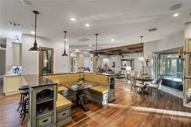 1805 Heritage TRL, Naples, FL 34112