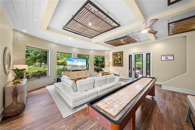 1805 Heritage TRL, Naples, FL 34112