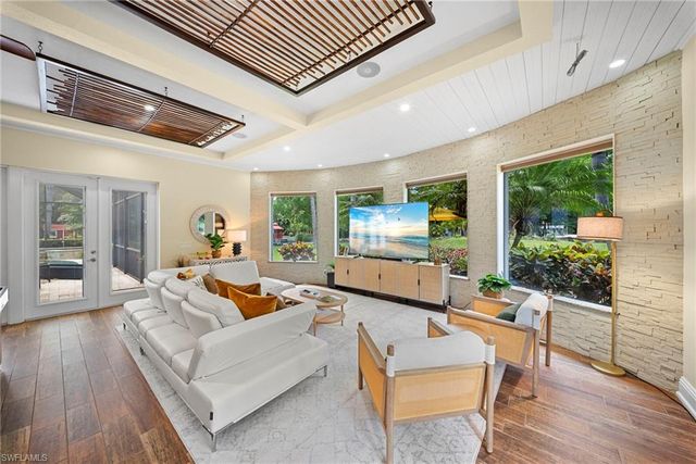 1805 Heritage TRL, Naples, FL 34112