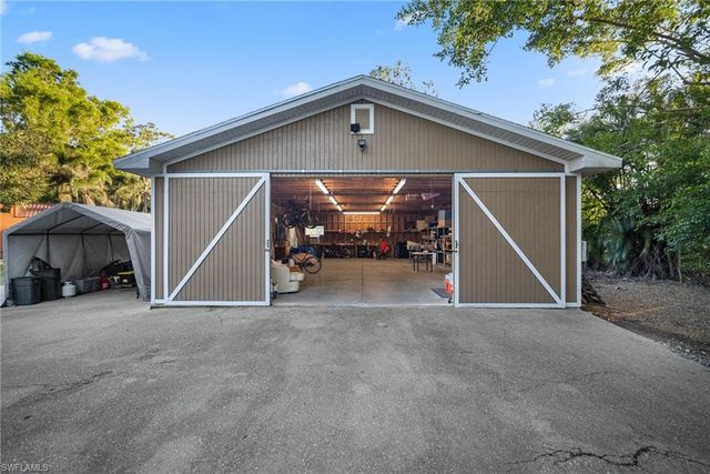 1805 Heritage TRL, Naples, FL 34112