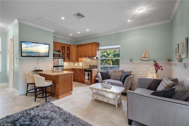 1805 Heritage TRL, Naples, FL 34112