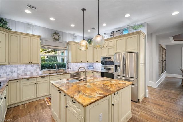 1805 Heritage TRL, Naples, FL 34112