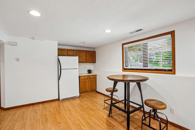 1102 S Holiday Drive, Waunakee, WI 53597