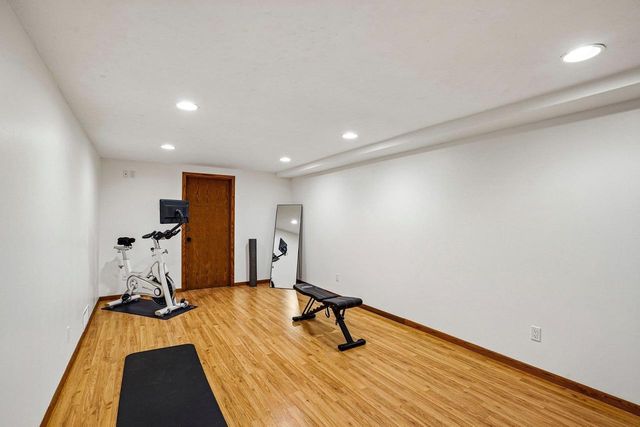 1102 S Holiday Drive, Waunakee, WI 53597