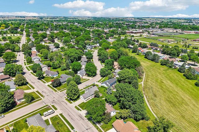 1102 S Holiday Drive, Waunakee, WI 53597