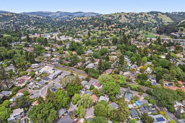 31 Rowland Ct, San Anselmo, CA 94960