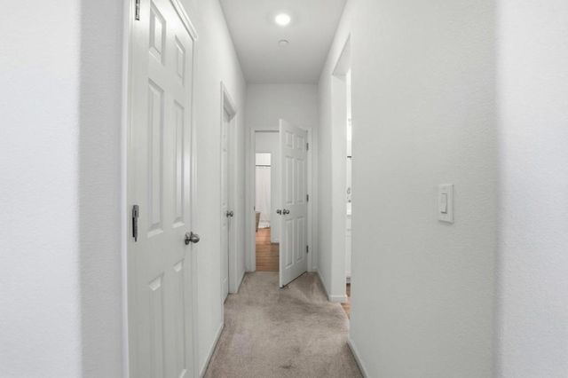 1957 Apiary Way, Hughson, CA 95326
