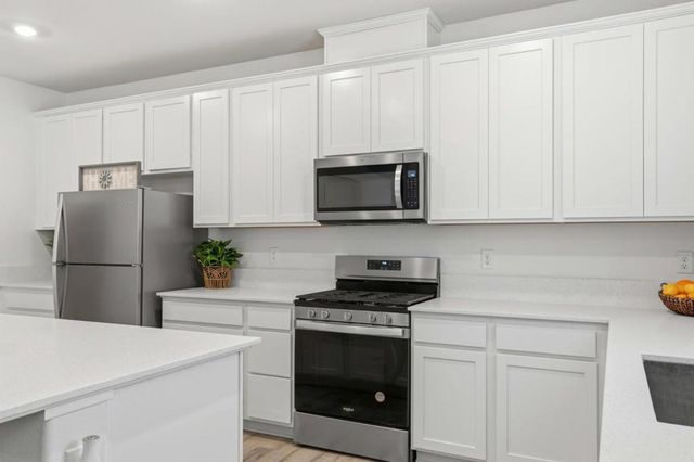 1957 Apiary Way, Hughson, CA 95326