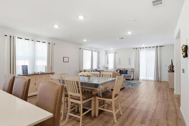 1957 Apiary Way, Hughson, CA 95326