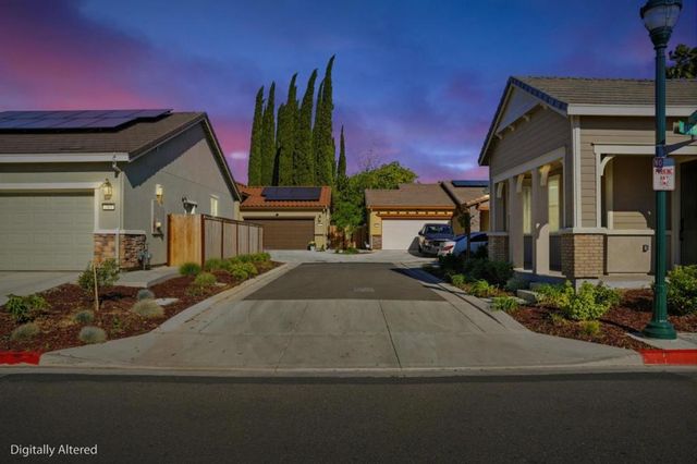 1957 Apiary Way, Hughson, CA 95326