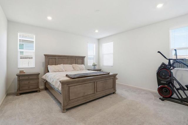 1957 Apiary Way, Hughson, CA 95326
