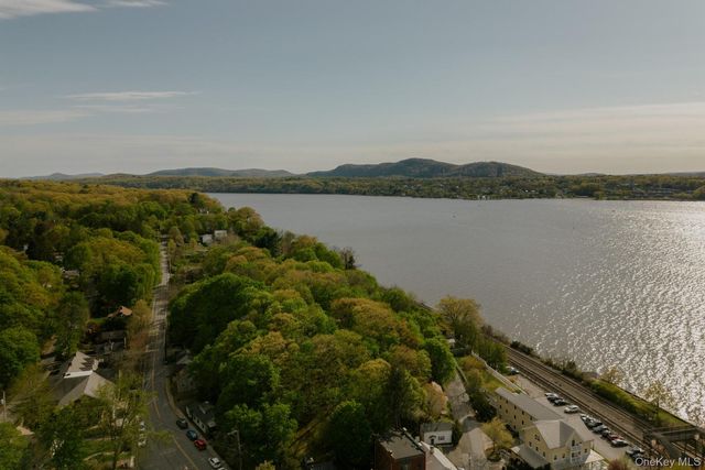 12 Charles Street, Rhinecliff, NY 12574