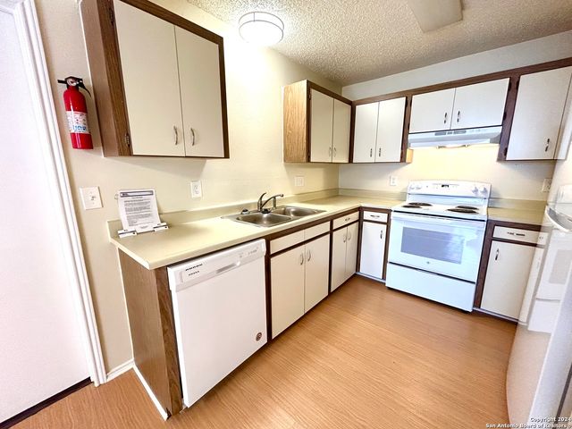 8906 AMBER DUSK, San Antonio, TX 78250