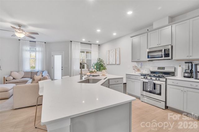 906 Park Bend Trail, Tega Cay, SC 29708