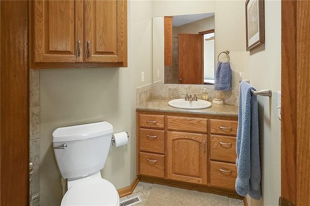 25408 E Orient Cemetery Road, Harrisonville, MO 64701