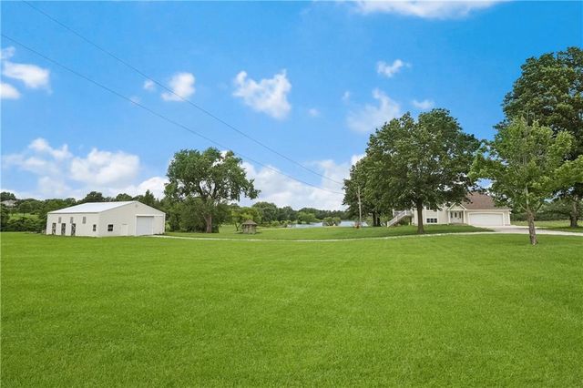 25408 E Orient Cemetery Road, Harrisonville, MO 64701