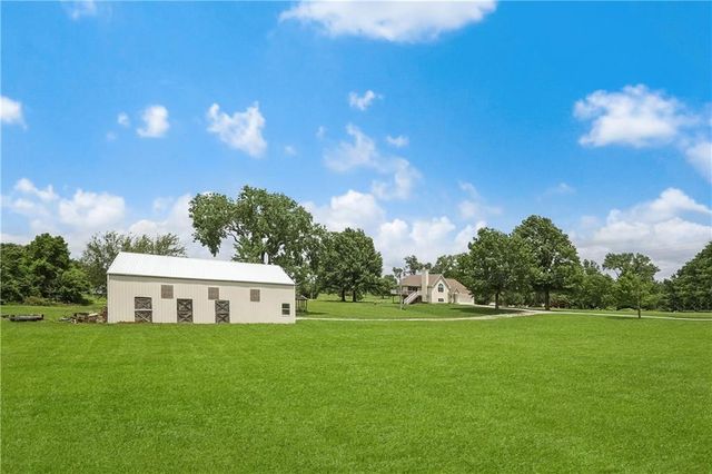 25408 E Orient Cemetery Road, Harrisonville, MO 64701