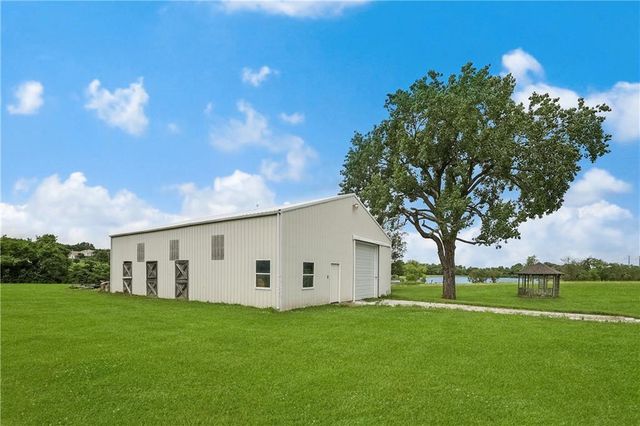 25408 E Orient Cemetery Road, Harrisonville, MO 64701