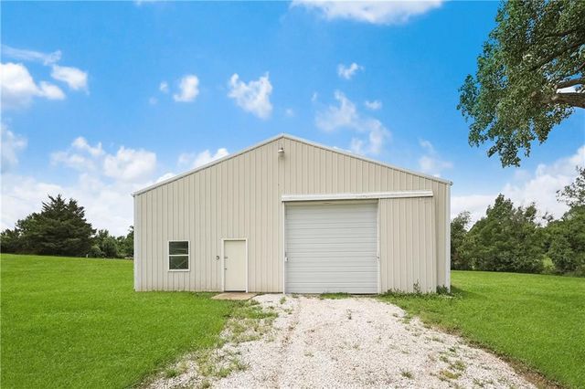 25408 E Orient Cemetery Road, Harrisonville, MO 64701