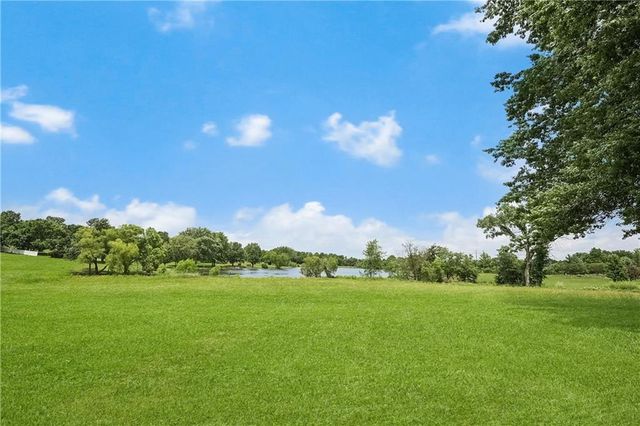 25408 E Orient Cemetery Road, Harrisonville, MO 64701
