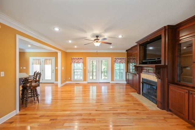 78 Joy Ln, Lexington, TN 38351