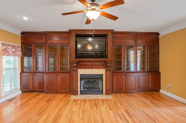 78 Joy Ln, Lexington, TN 38351