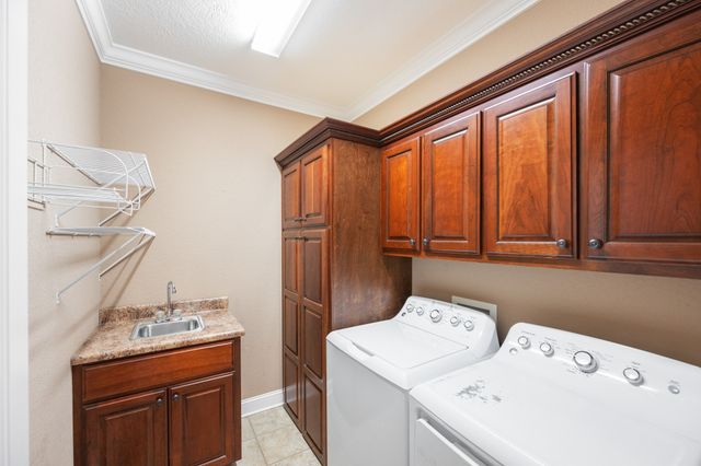 78 Joy Ln, Lexington, TN 38351