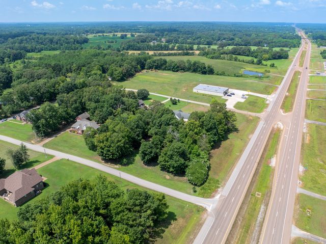 78 Joy Ln, Lexington, TN 38351