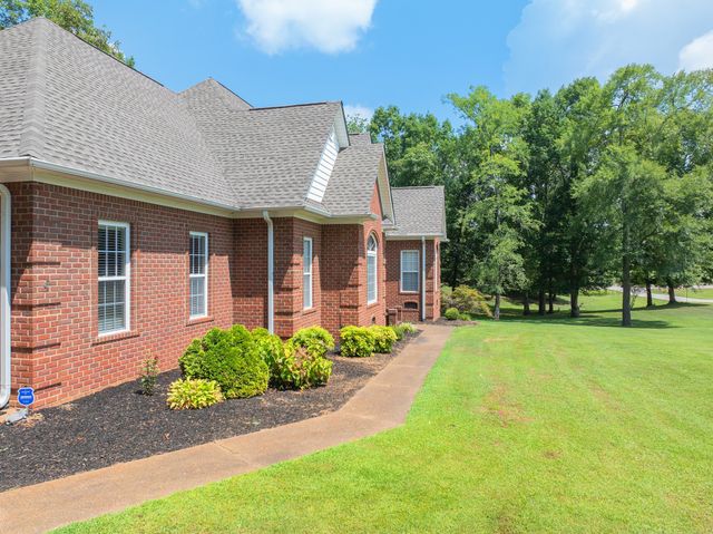 78 Joy Ln, Lexington, TN 38351