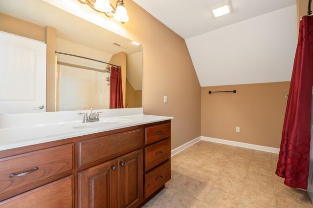 78 Joy Ln, Lexington, TN 38351