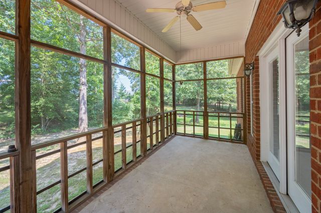 78 Joy Ln, Lexington, TN 38351