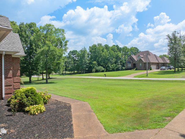 78 Joy Ln, Lexington, TN 38351