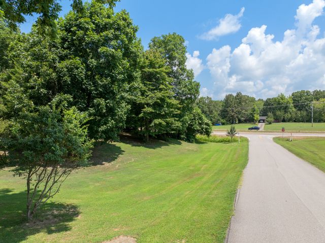 78 Joy Ln, Lexington, TN 38351