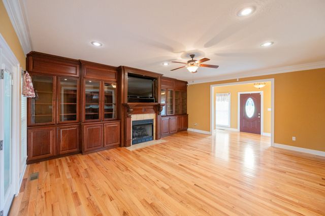 78 Joy Ln, Lexington, TN 38351