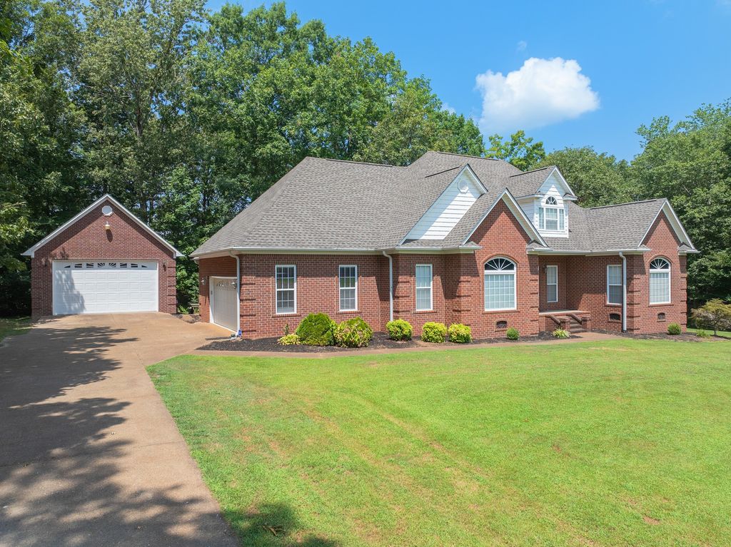 78 Joy Ln, Lexington, TN 38351