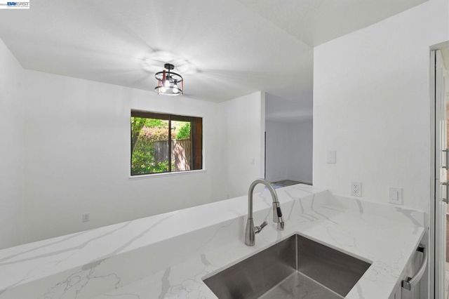 1455 Latour Ln 13, Concord, CA 94521