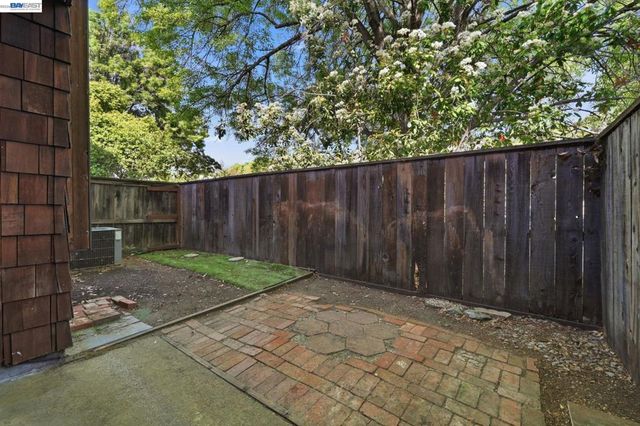 1455 Latour Ln 13, Concord, CA 94521