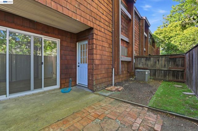 1455 Latour Ln 13, Concord, CA 94521