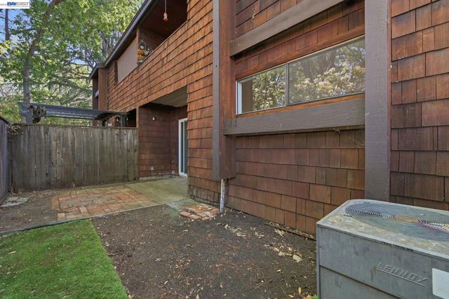 1455 Latour Ln 13, Concord, CA 94521