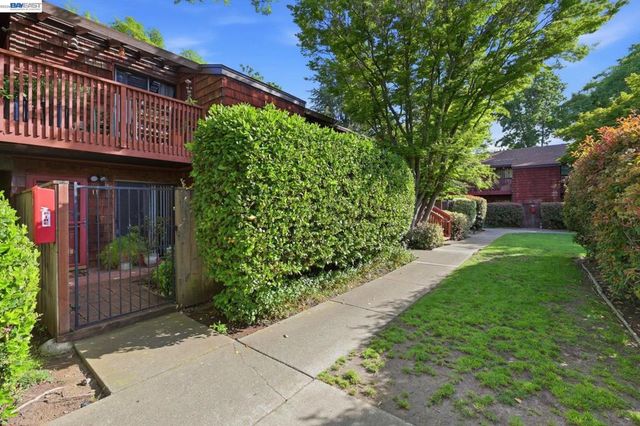 1455 Latour Ln 13, Concord, CA 94521