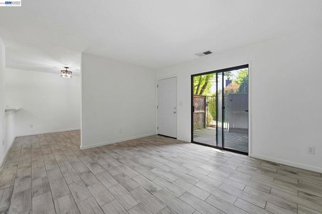 1455 Latour Ln 13, Concord, CA 94521