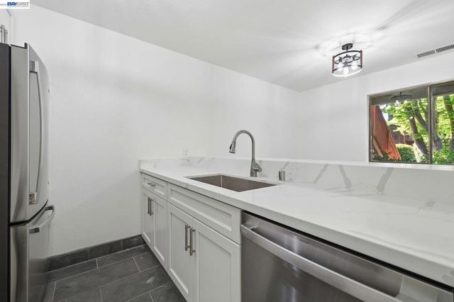 1455 Latour Ln 13, Concord, CA 94521