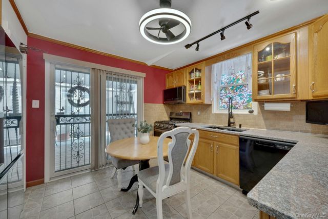 1736 Parkview Avenue, Bronx, NY 10461
