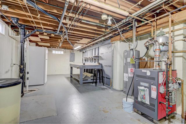 1010 HEYRMAN STREET, Green Bay, WI 54302