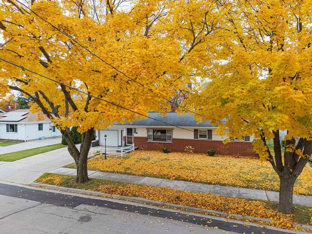 1010 HEYRMAN STREET, Green Bay, WI 54302