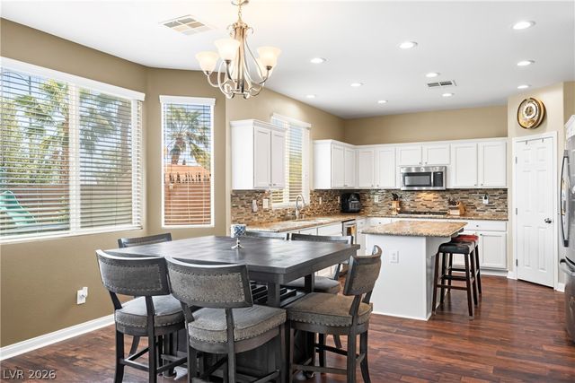 7628 Chase Hallow Street, Las Vegas, NV 89149