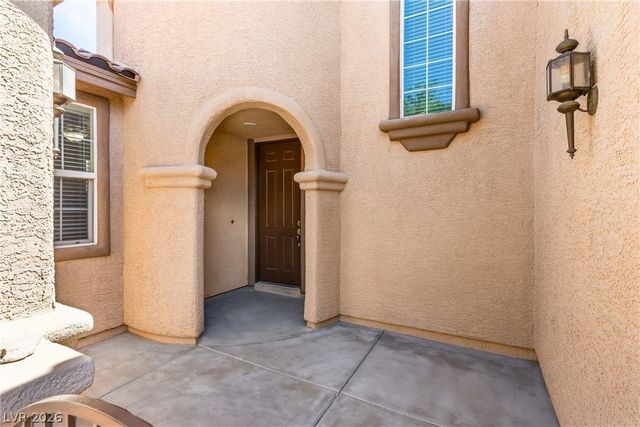7628 Chase Hallow Street, Las Vegas, NV 89149